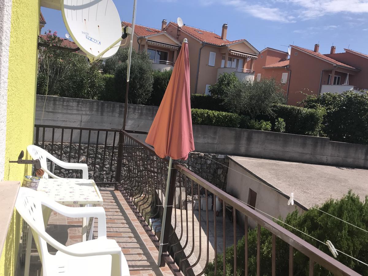 Katy'S Place Krk Town Exterior photo