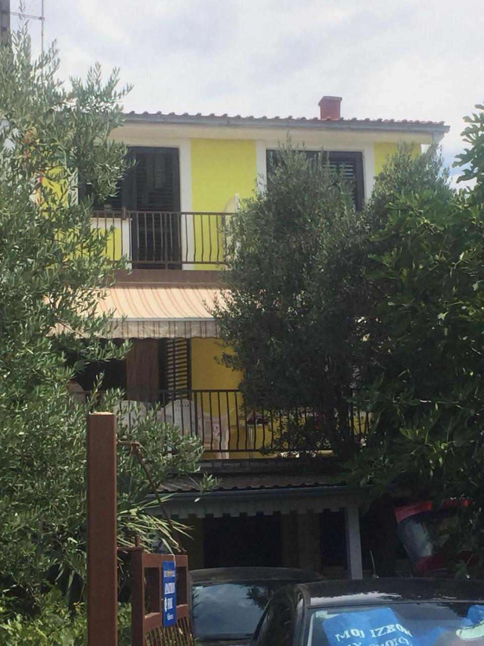 Katy'S Place Krk Town Exterior photo